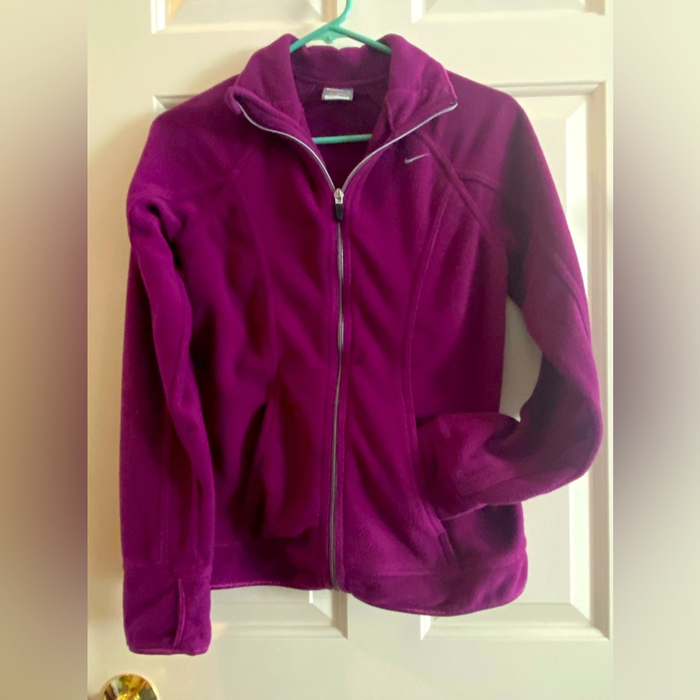 Nike Active Wear Jacket. Nike Fit Therma size S 4-6